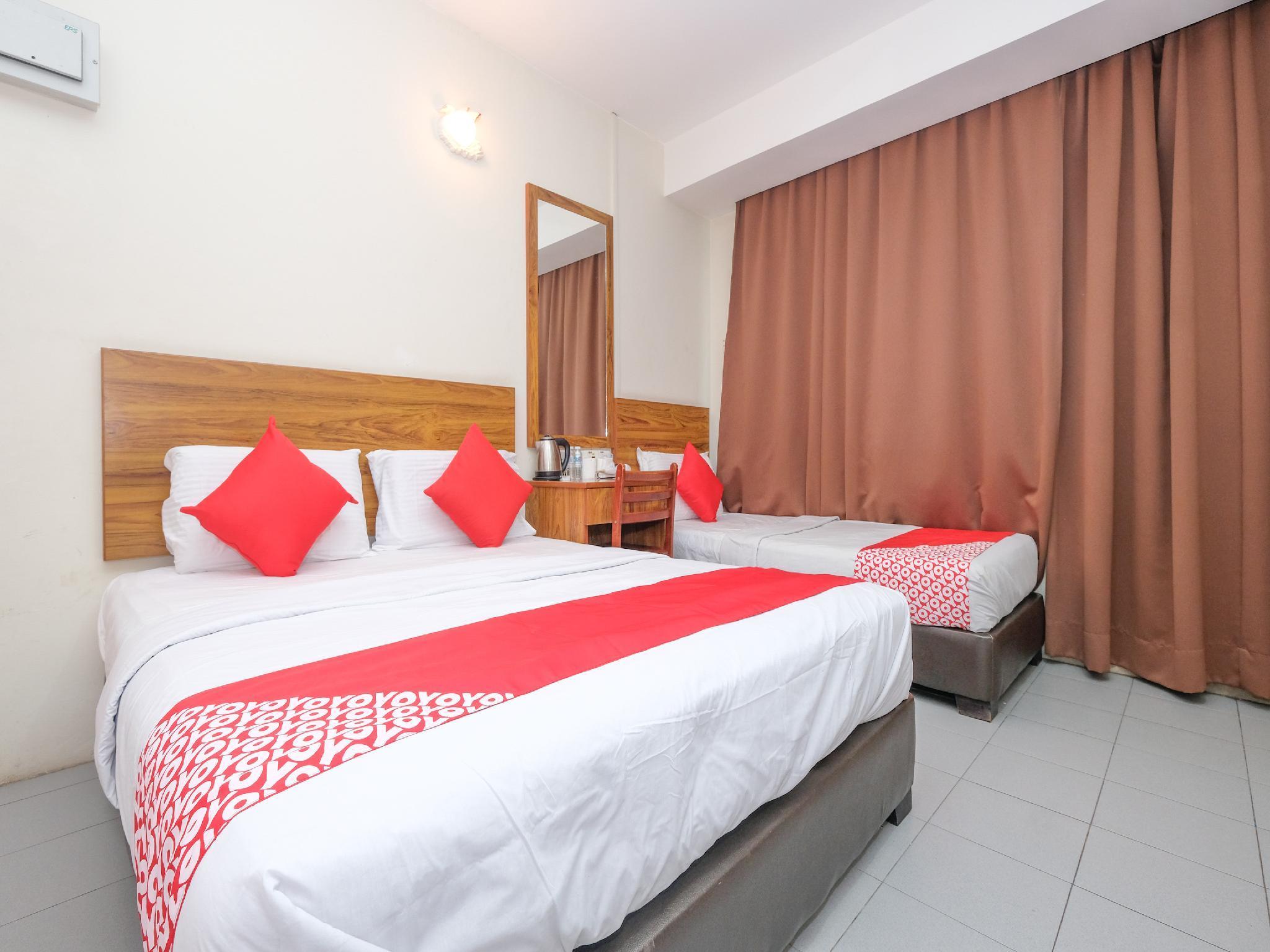 Oyo 89877 Sun Triang Hotel Kampong Kerayong Экстерьер фото