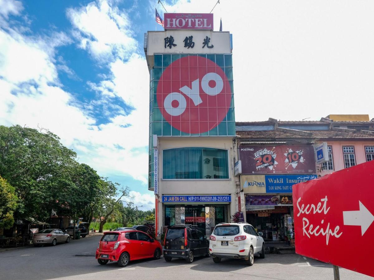 Oyo 89877 Sun Triang Hotel Kampong Kerayong Экстерьер фото